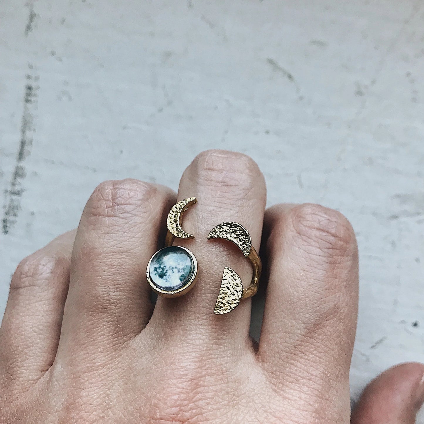 Moon Phase Sculpture Ring - minbolu -