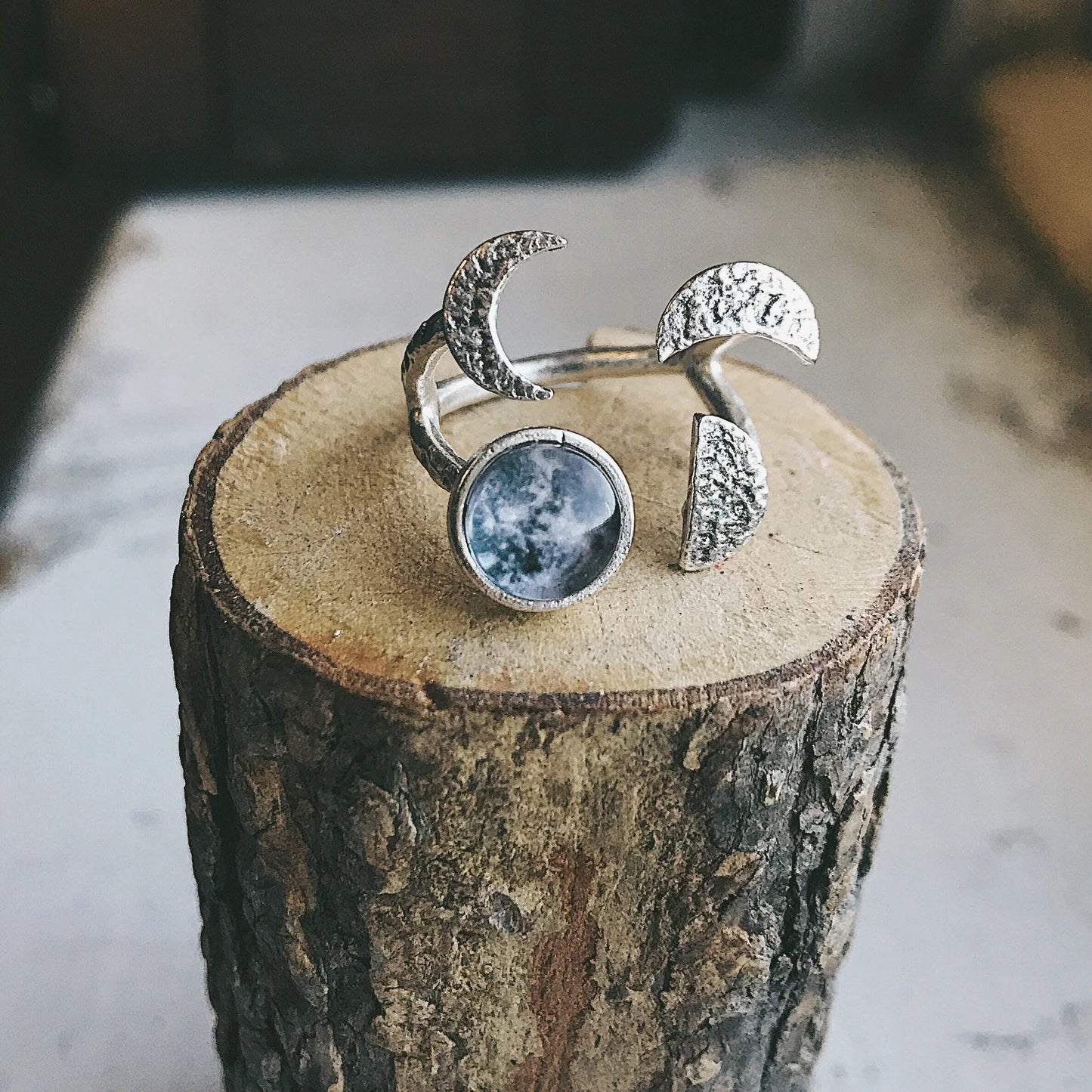 Moon Phase Sculpture Ring - minbolu -