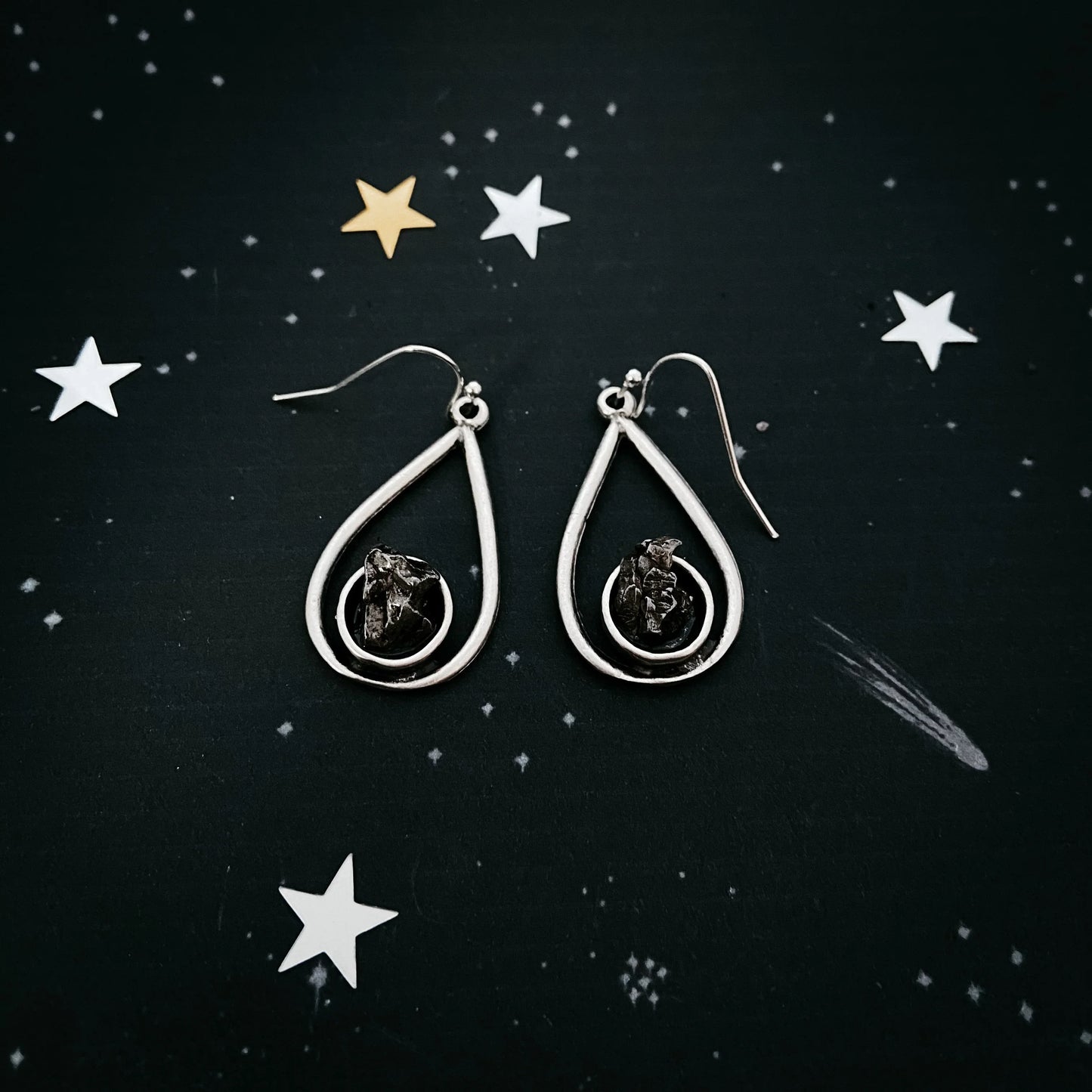 Teardrop Earrings with Raw Meteorite - minbolu -