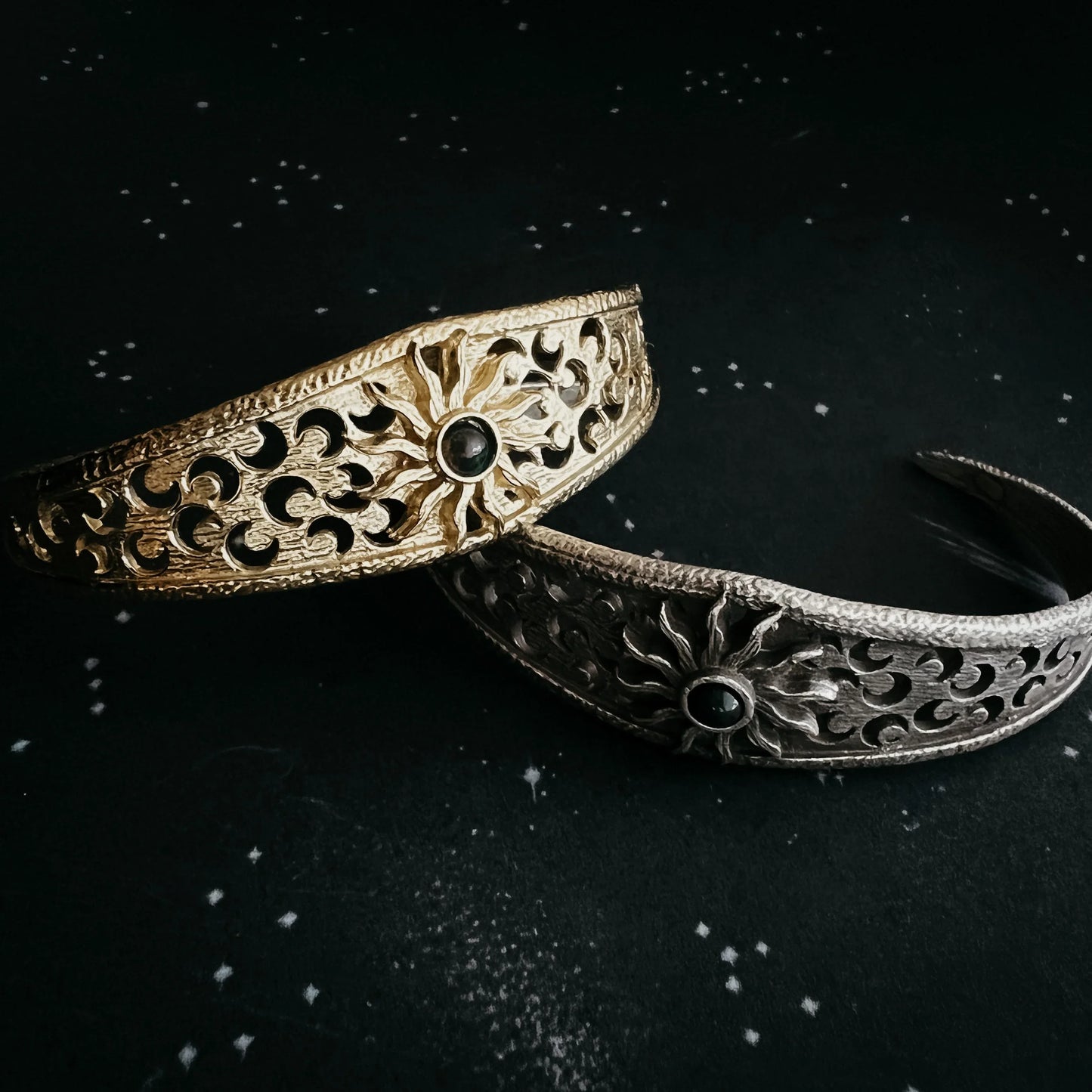 Solar Eclipse Bracelet with Black Opal - minbolu -