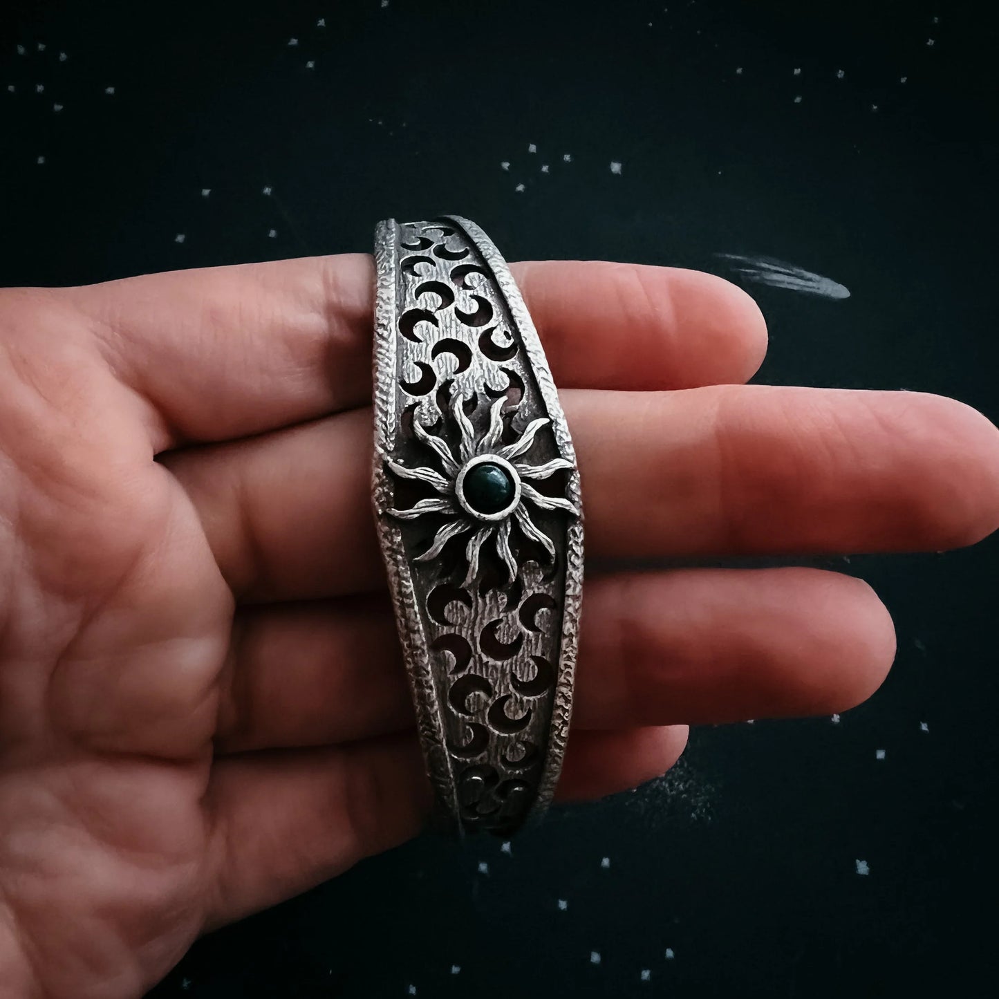 Solar Eclipse Bracelet with Black Opal - minbolu -