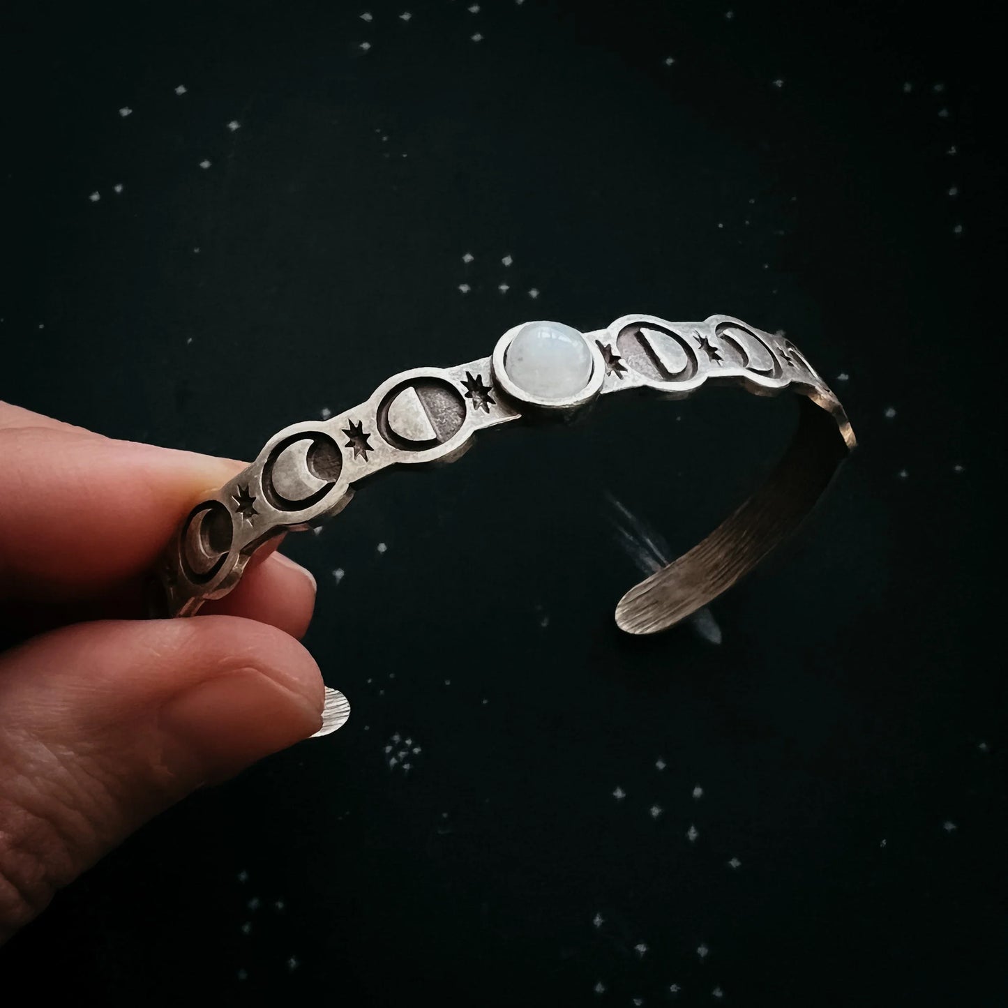 Moon Goddess Bracelet with Rainbow Moonstone - minbolu -