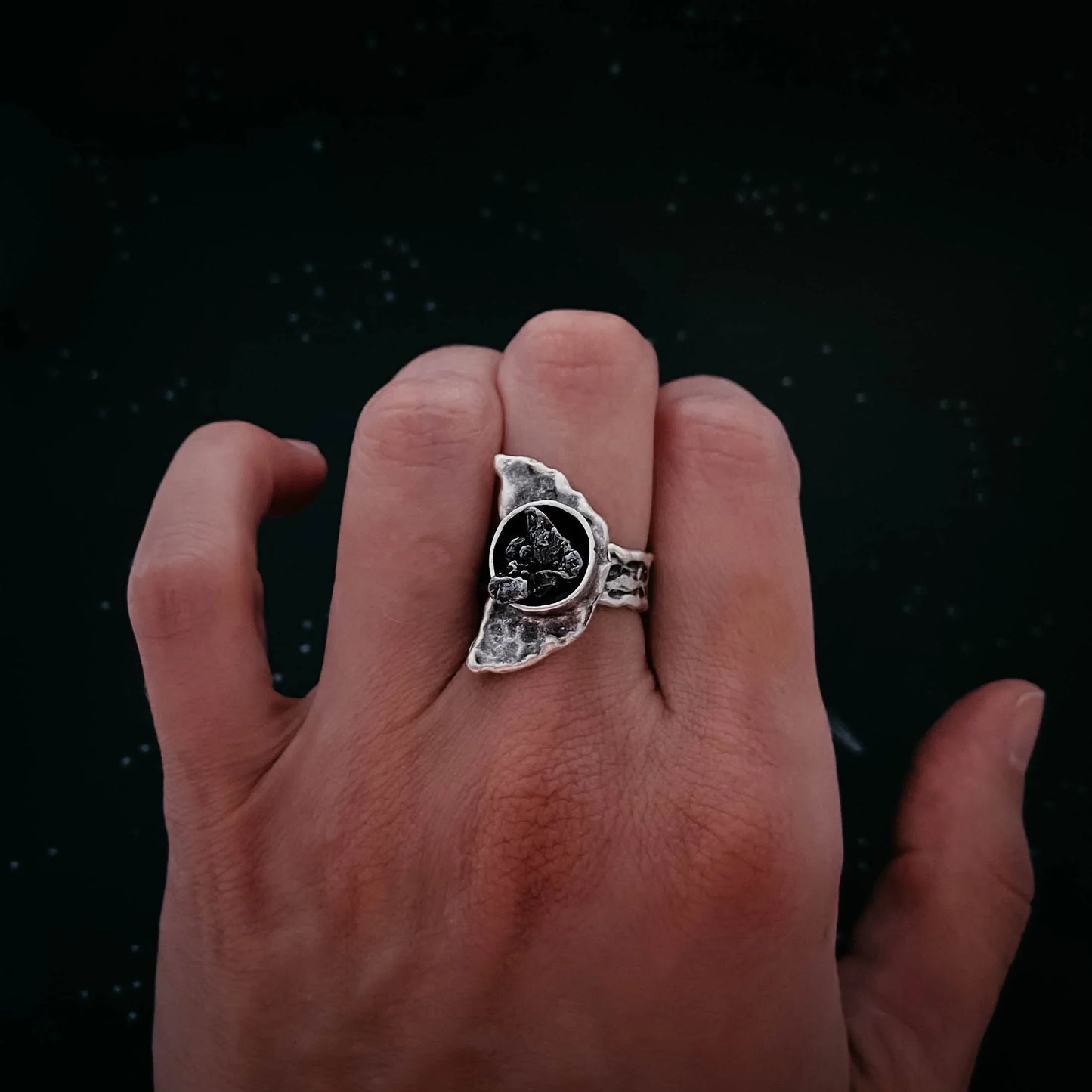 Crescent Moon Ring with Authentic Meteorite - minbolu -