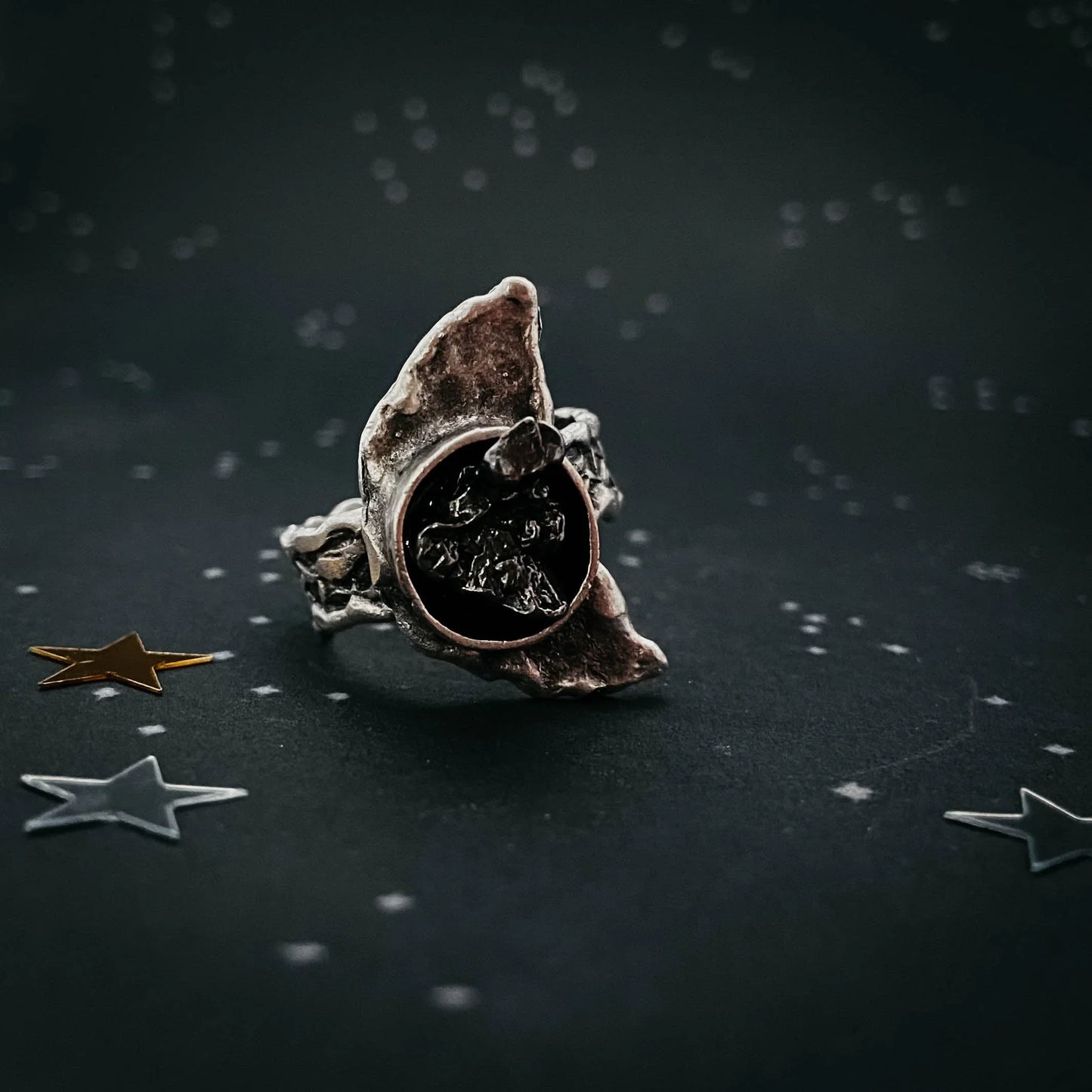 Crescent Moon Ring with Authentic Meteorite - minbolu -