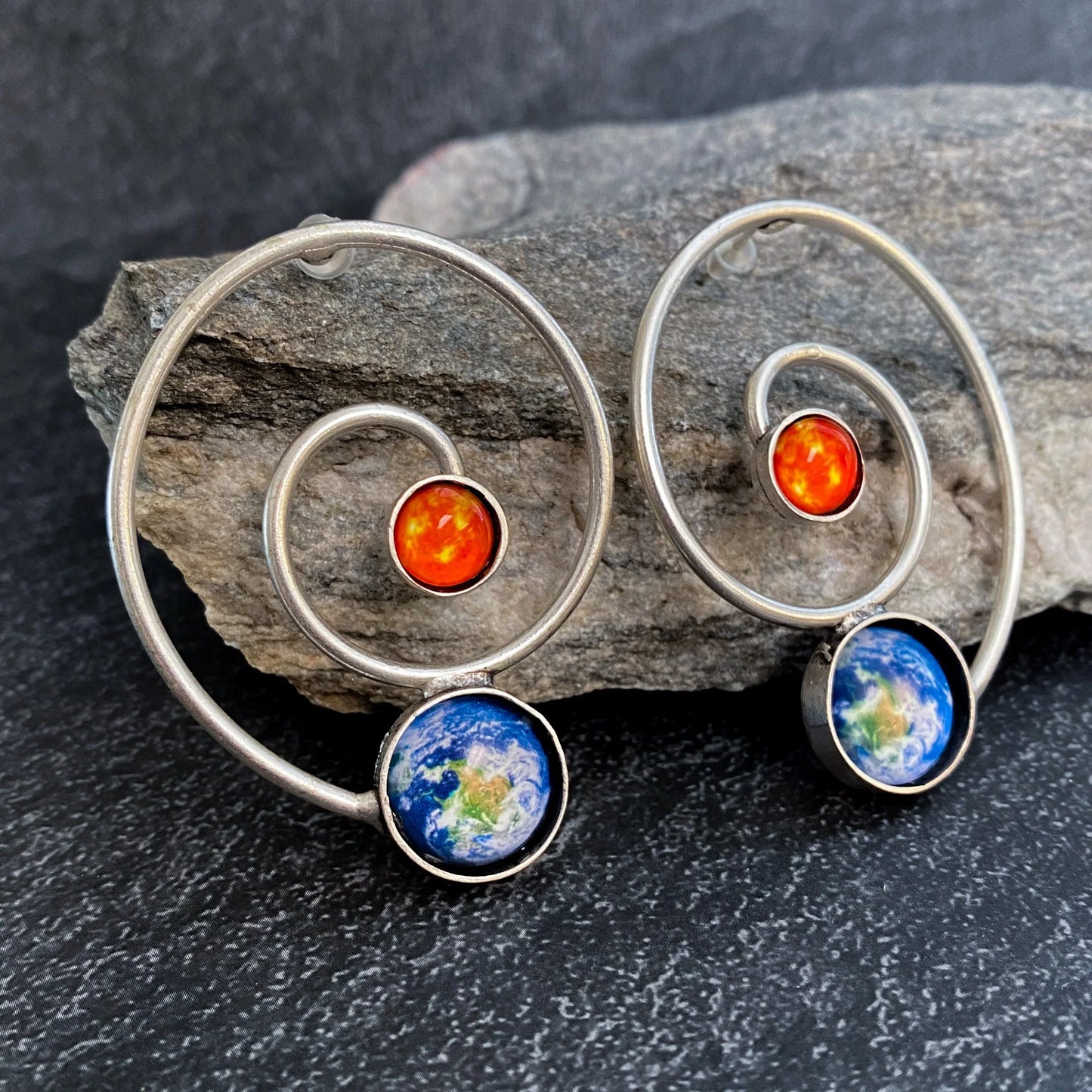 Earth's Orbit Earrings - minbolu -
