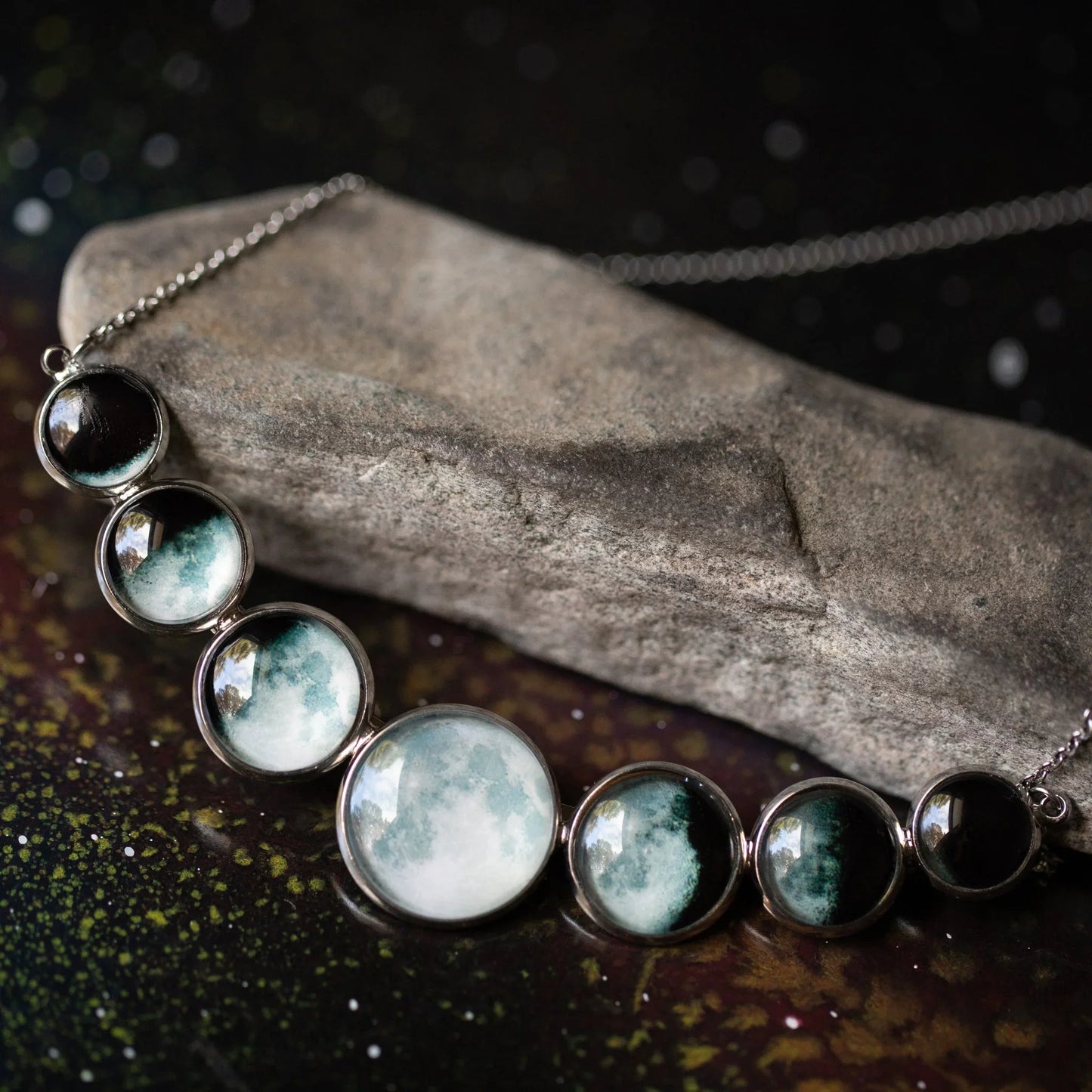 Varying Sized Curved Moon Phase Necklace in Silver - minbolu -
