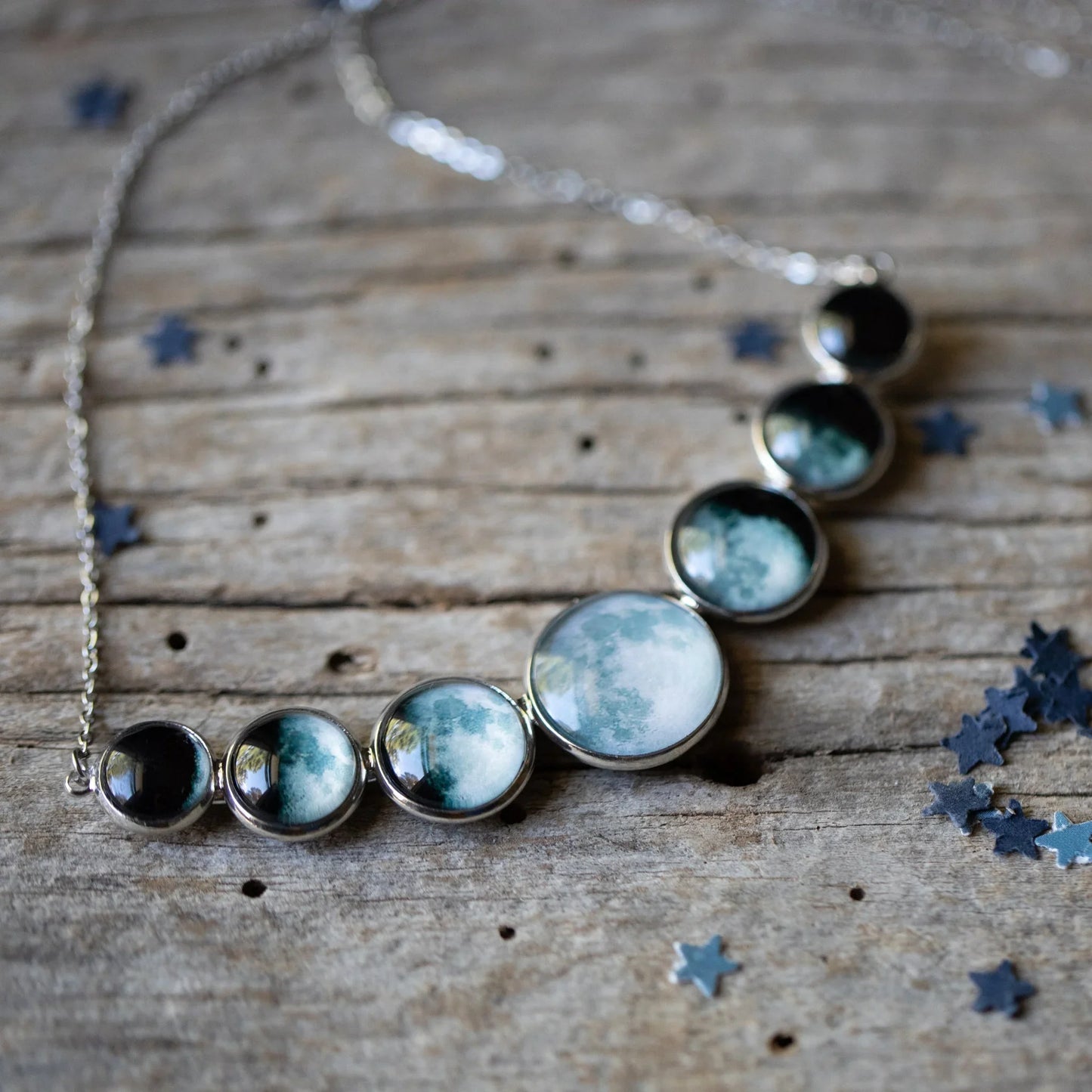 Varying Sized Curved Moon Phase Necklace in Silver - minbolu -
