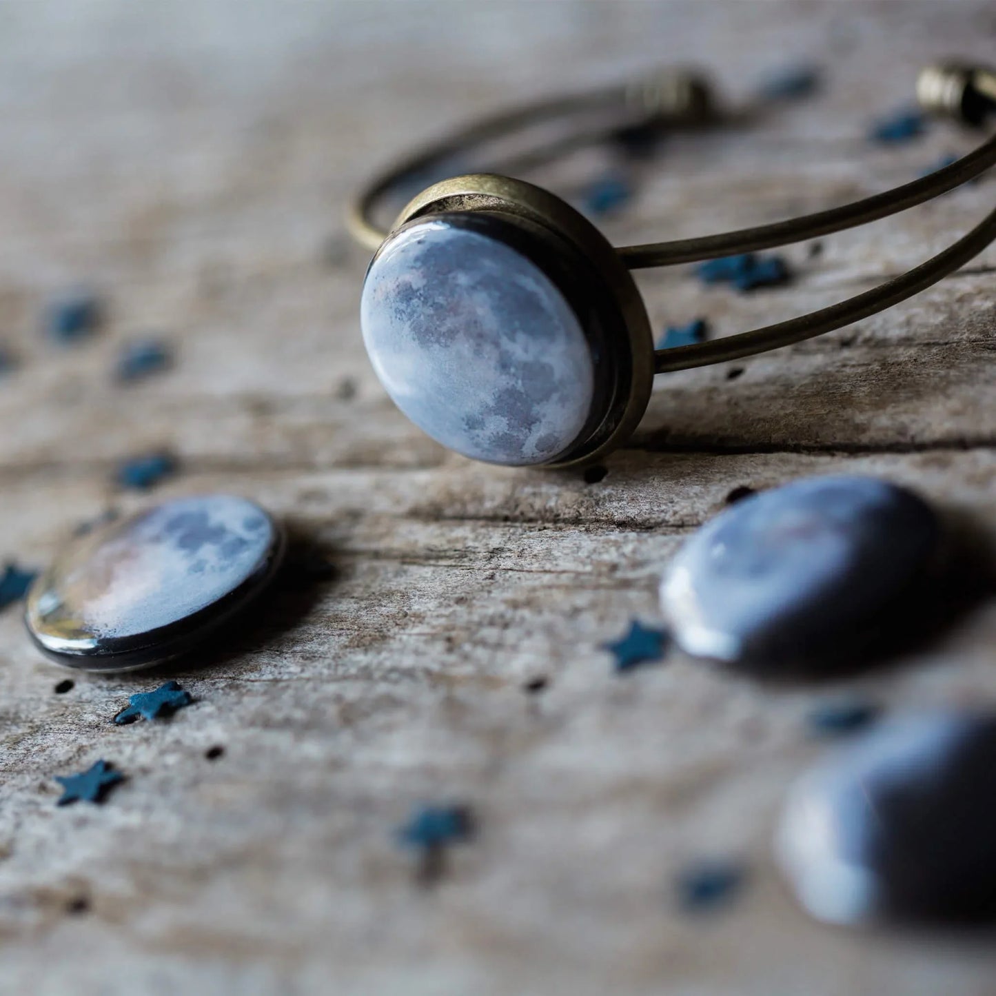 Interchangeable Moon Phase Cuff Bracelet - minbolu -