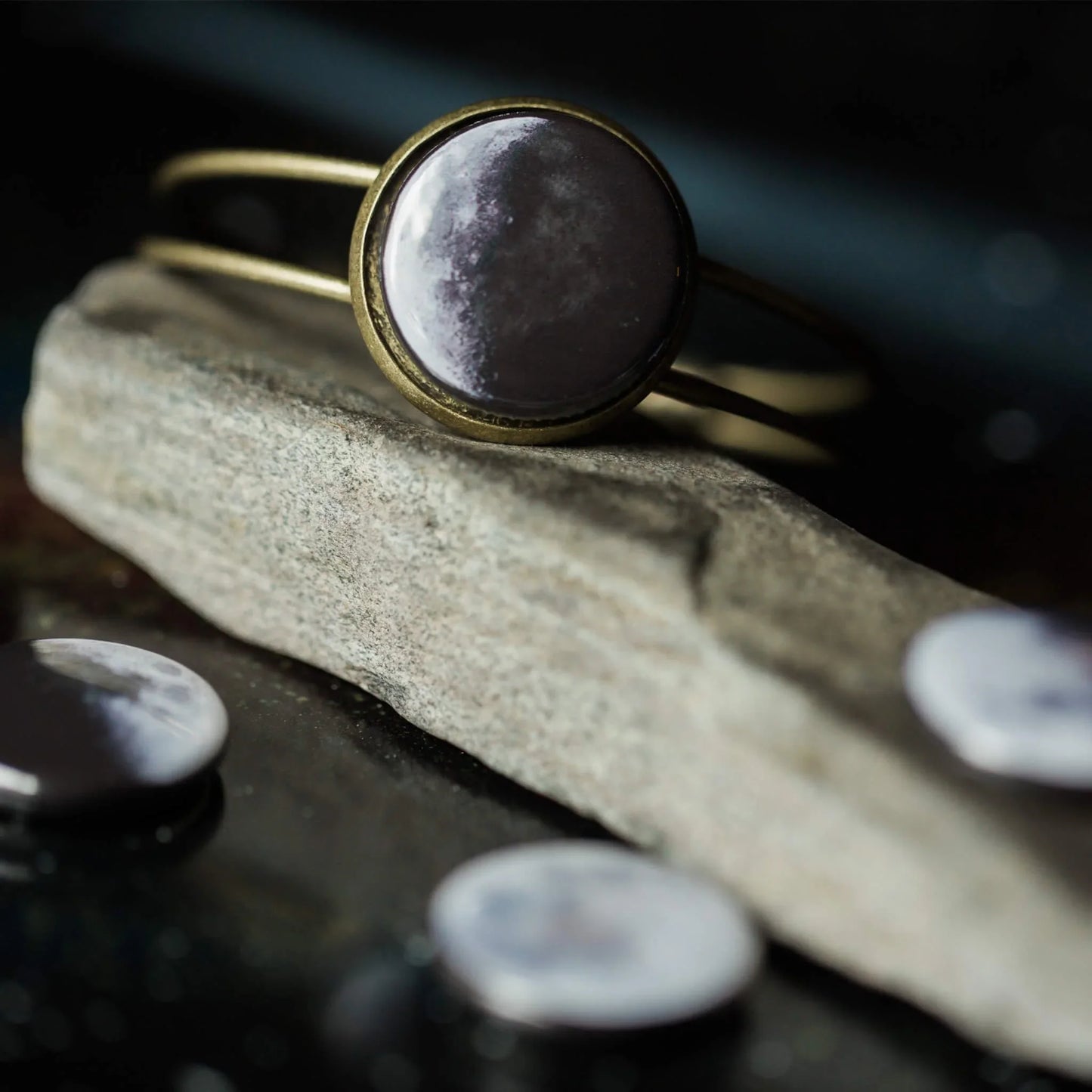 Interchangeable Moon Phase Cuff Bracelet - minbolu -