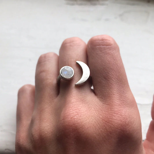 Moon Goddess Ring - Crescent Moon with Rainbow Moonstone - minbolu -