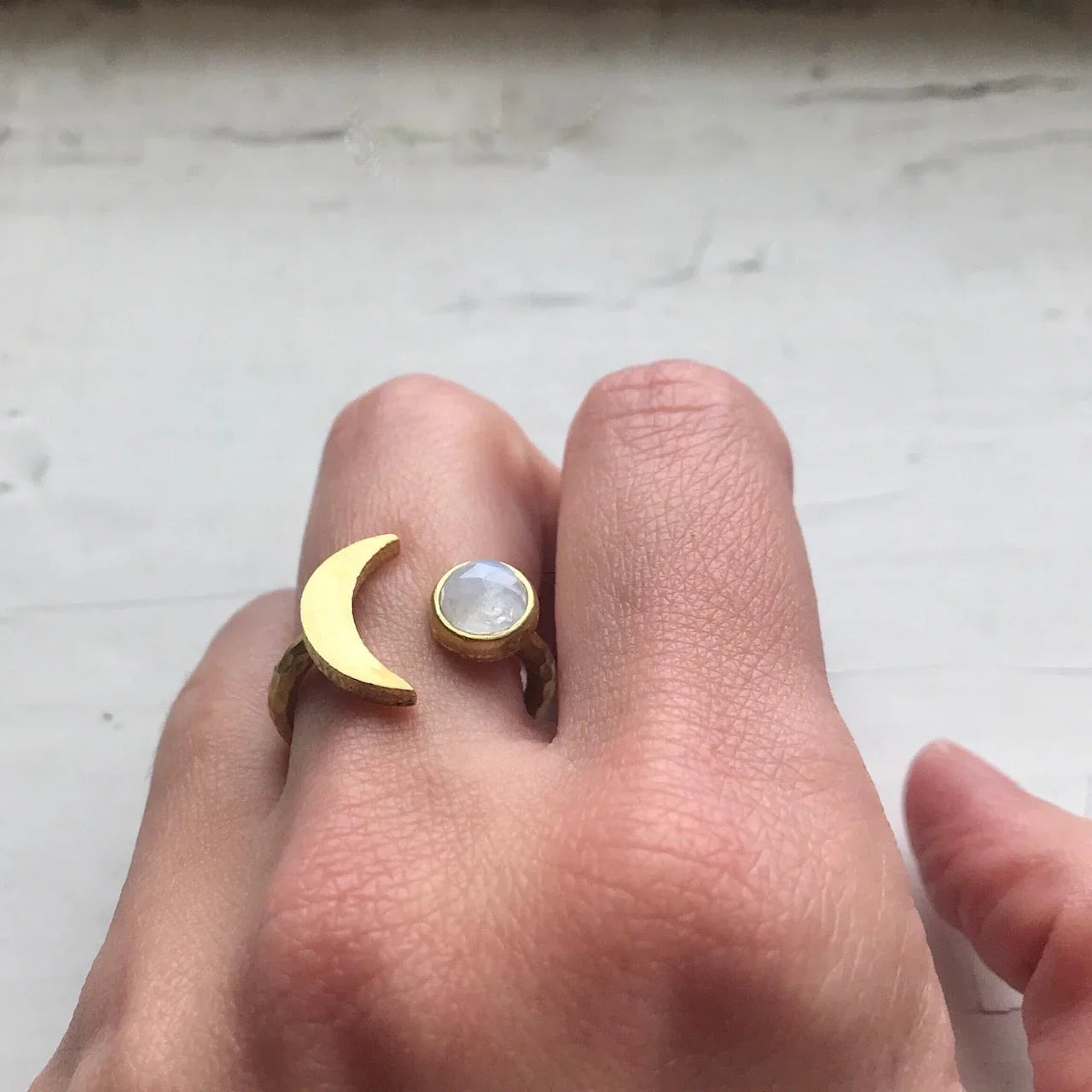 Moon Goddess Ring - Crescent Moon with Rainbow Moonstone - minbolu -