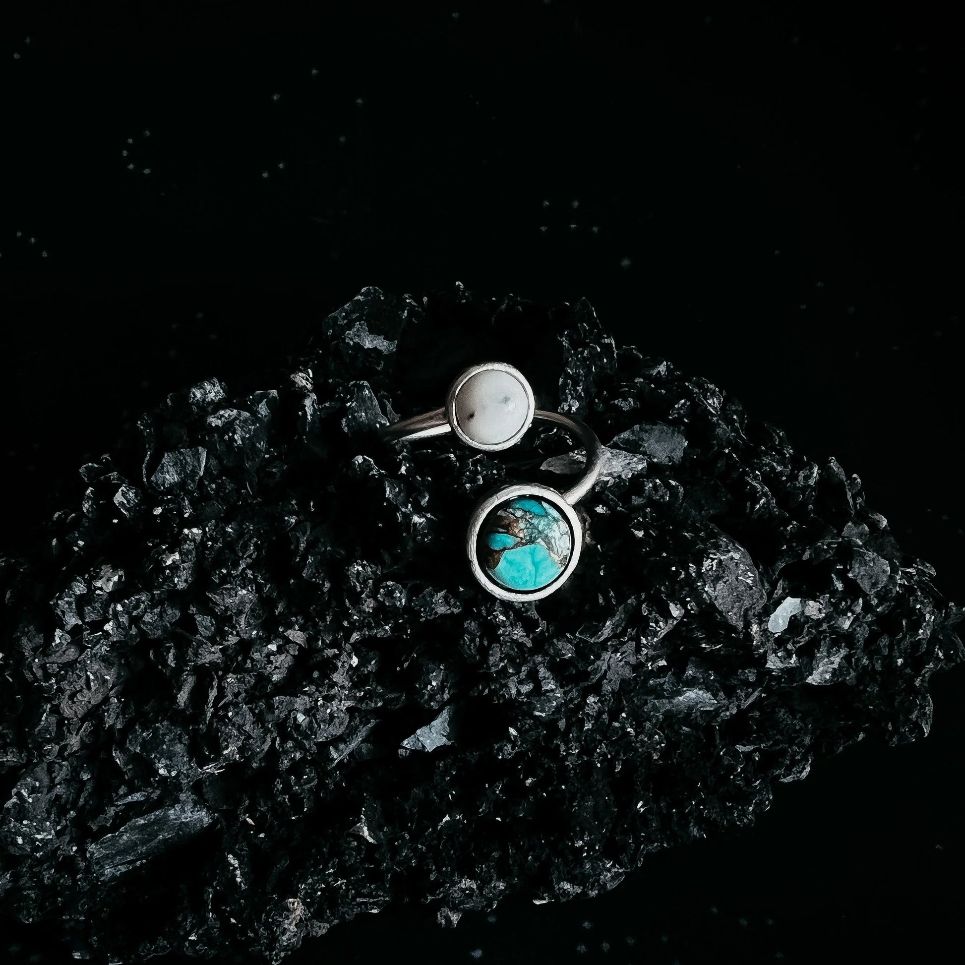 Earth and Moon Bypass Ring with Natural Stones - minbolu -