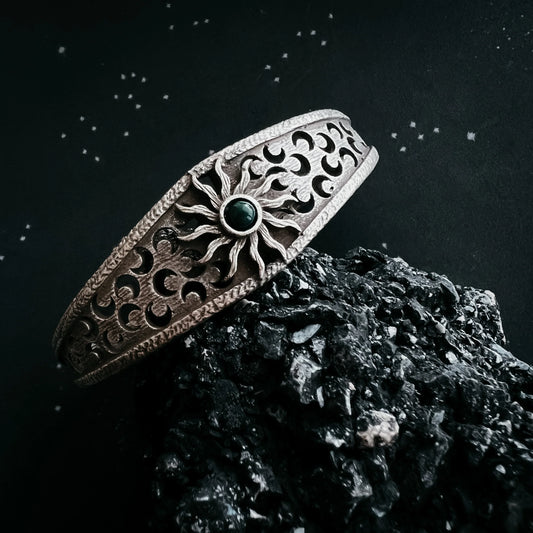 Solar Eclipse Bracelet with Black Opal - minbolu -