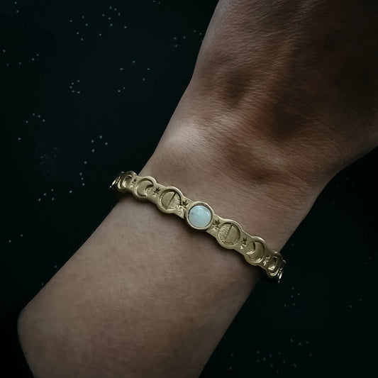 Moon Goddess Bracelet with Rainbow Moonstone - minbolu -