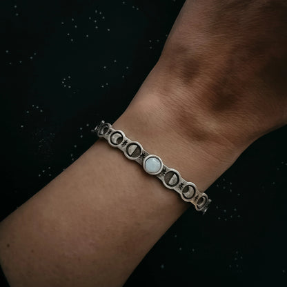 Moon Goddess Bracelet with Rainbow Moonstone - minbolu -