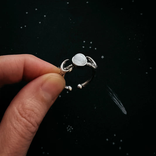 Lunar Witch Crescent Moon Ring with Rainbow Moonstone - minbolu -