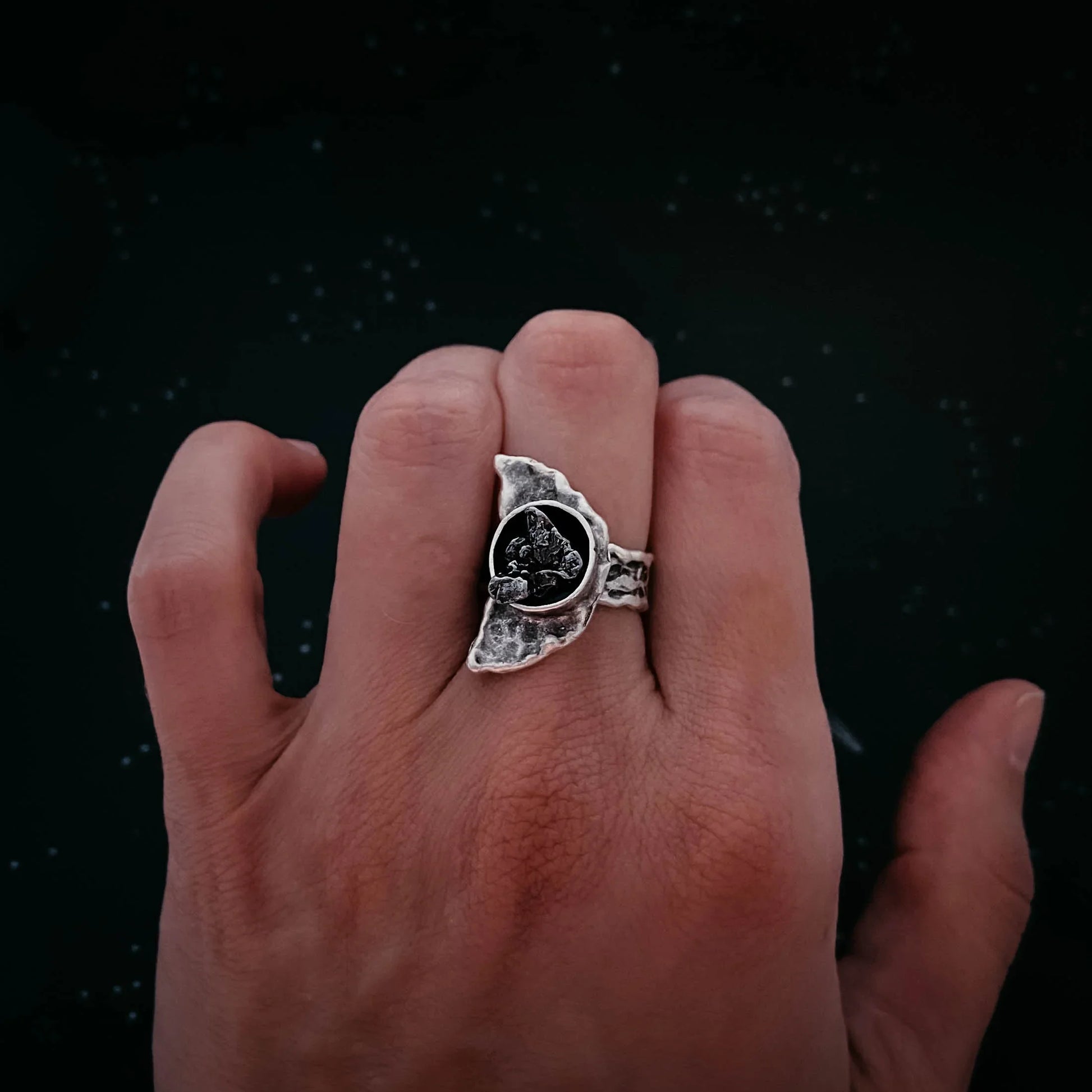 Crescent Moon Ring with Authentic Meteorite - minbolu -