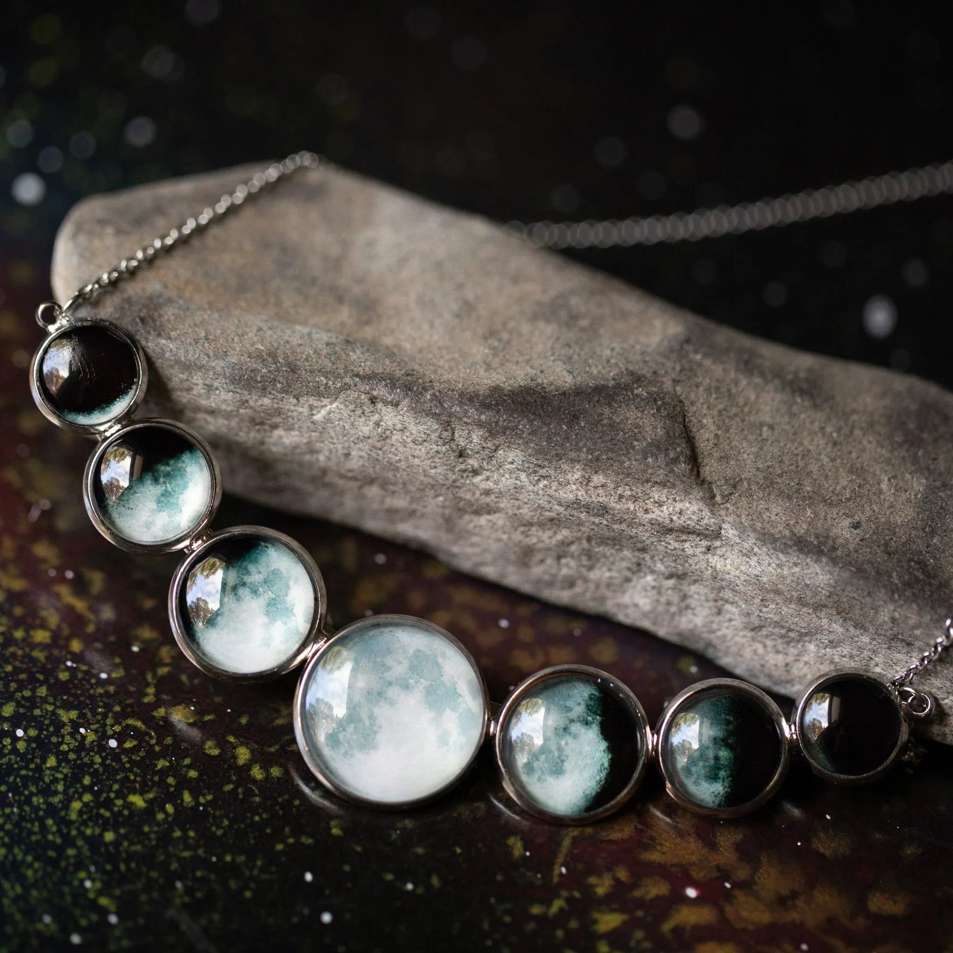 Varying Sized Curved Moon Phase Necklace in Silver - minbolu -