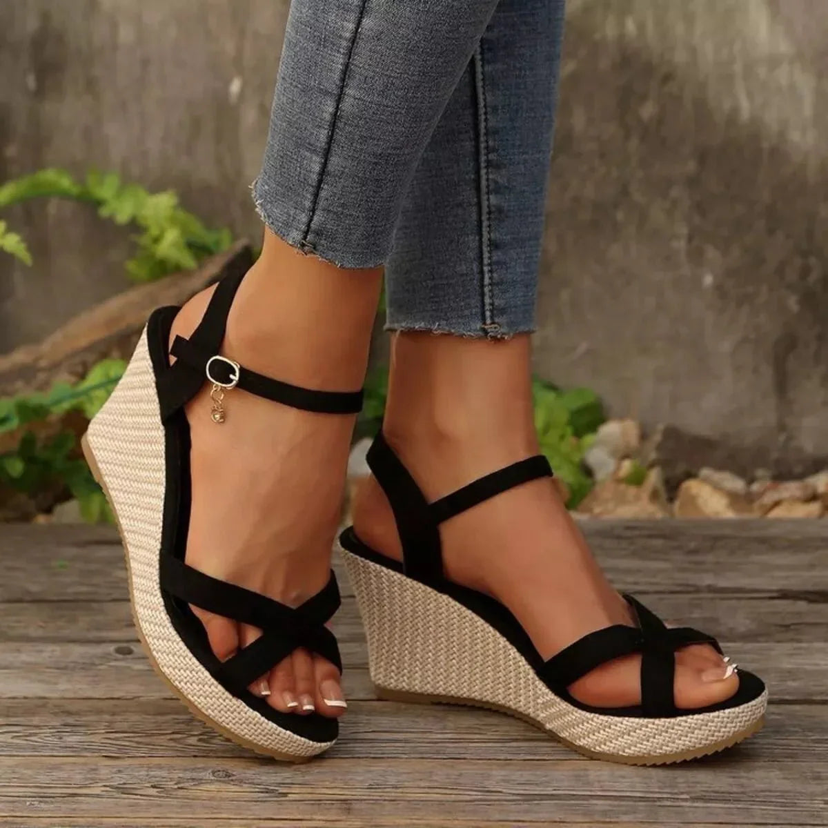 Crisscross Open Toe Wedge Sandals - minbolu -