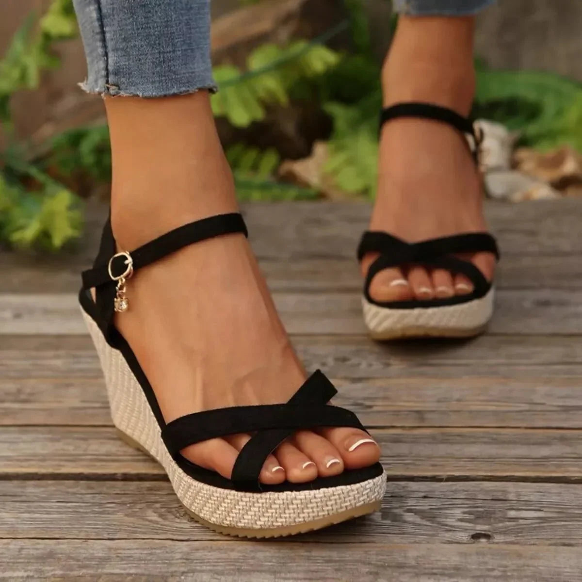 Crisscross Open Toe Wedge Sandals - minbolu -