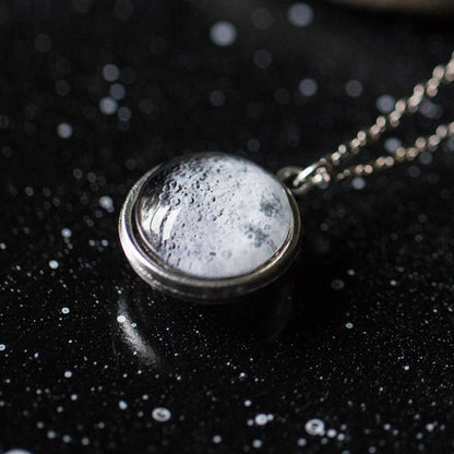 Double Sided Moon Necklace - minbolu
