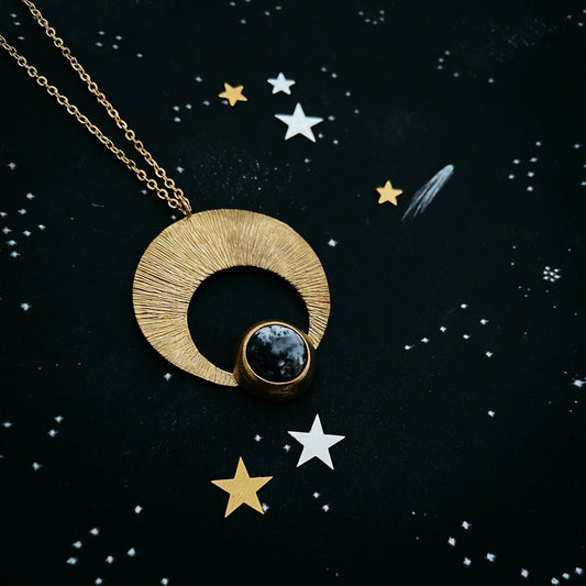Crescent Moon Pendant with Dendritic Agate - minbolu -