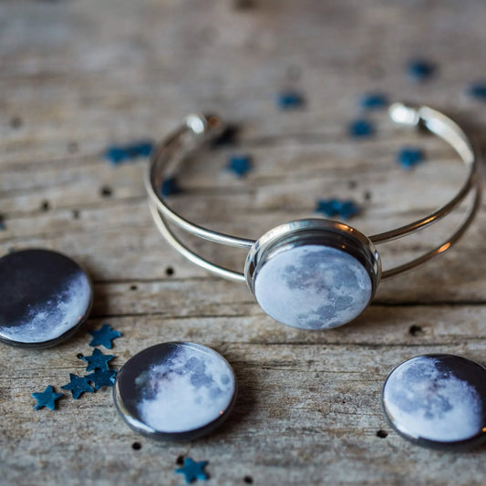 Interchangeable Moon Phase Cuff Bracelet - minbolu -