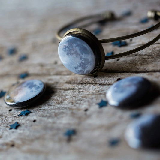 Interchangeable Moon Phase Cuff Bracelet - minbolu -