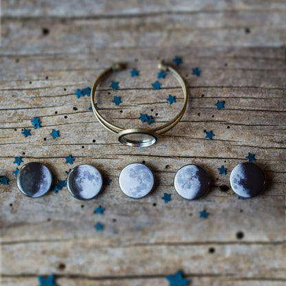 Interchangeable Moon Phase Cuff Bracelet - minbolu