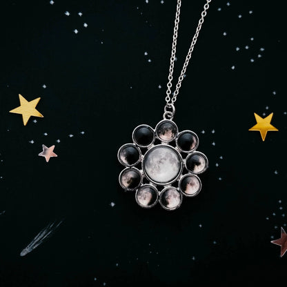 Moon Phase Halo Pendant - minbolu