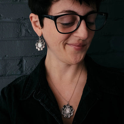 Moon Phase Halo Pendant - minbolu
