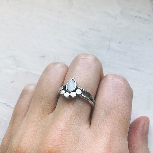 Moondrop Moonstone Ring - minbolu