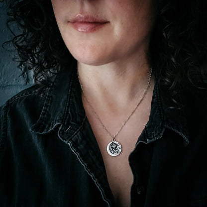 North Star Pendant Necklace with Opal - minbolu