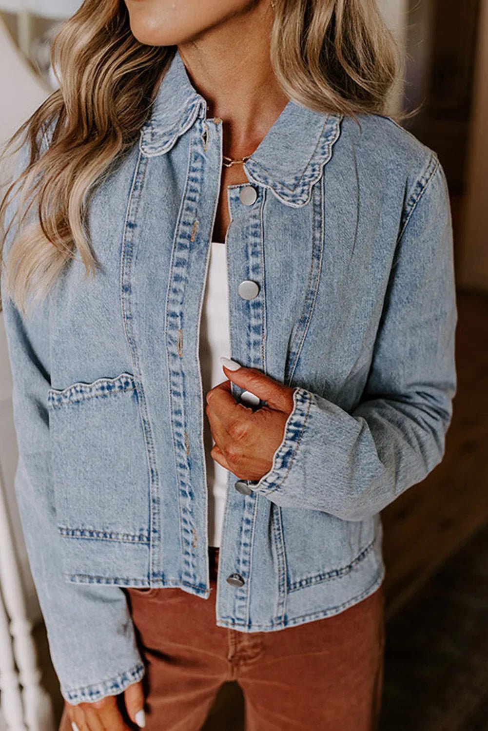 Scallop Collar Denim Jacket – Vintage Charm Meets Modern Style - minbolu -
